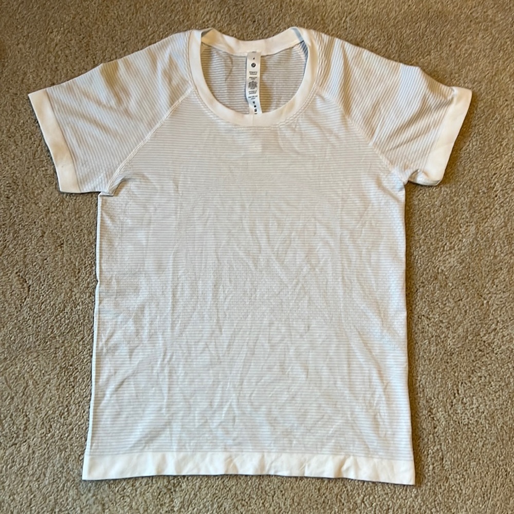 Lululemon Swiftly Tech Race Length Short Sleeve Shirt Size 4